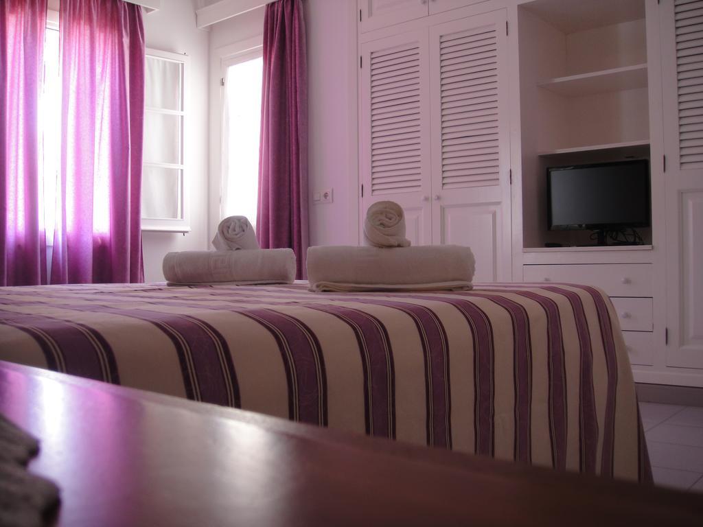 Villa Piscis Cala Blanca  Pokoj fotografie